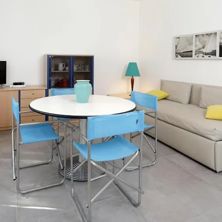 Charming With Garden And Bbq, 200m To Sea 公寓 *
