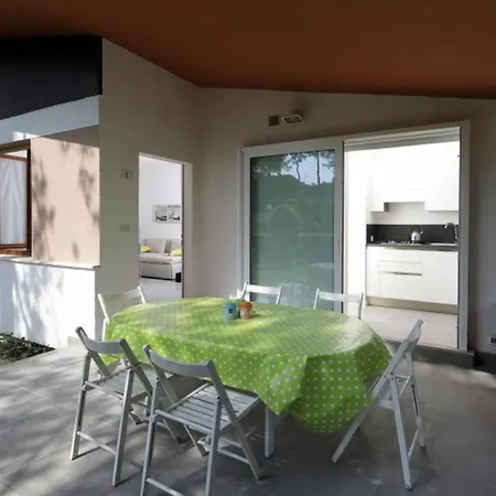 Charming With Garden And Bbq, 200m To Sea 利尼亚诺萨比亚多罗