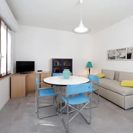 Charming With Garden And Bbq, 200m To Sea 公寓 *